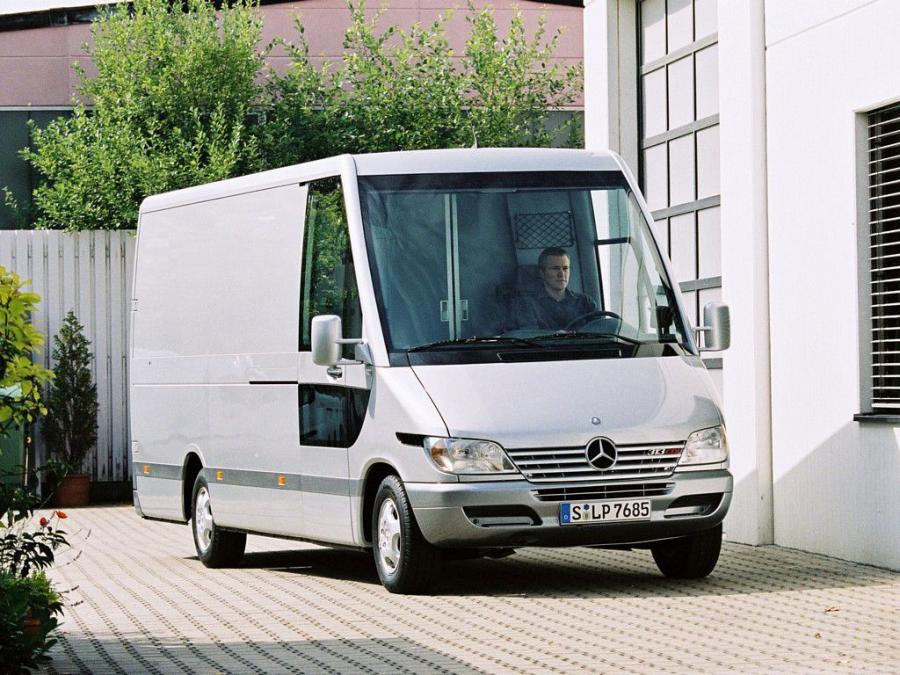  Mercedes-Benz Alu-Sprinter Concept 2001 года  (фото 4 из 5)